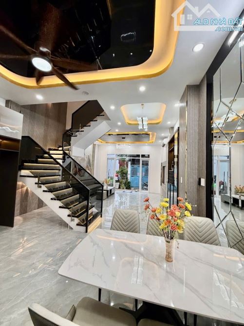 Bán Nhà 3 Tầng Ngang 5m Hẻm Huỳnh Tấn Phát, Full Nội Thất Chỉ Việc Vào Ở Nhỉnh 5 Tỷ