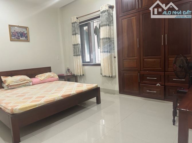 NHÀ ĐẸP KIÊN CỐ VÀO Ở NGAY - 3 TẦNG CHẾ LAN VIÊN – NGAY BÃI TẮM BIỂN – 105M2 - HÀNG F0