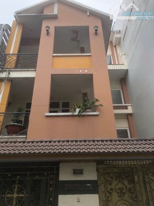 Bán nhà hẻm xe hơi Nguyễn Trọng Tuyển P1 Tân Bình_DT: 7.5m x 13m, trệt, 2L ST_ giá 22 tỷ