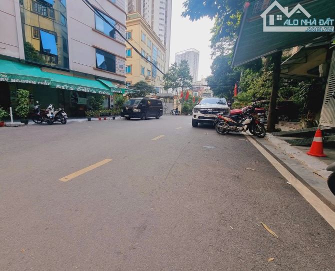 Bán nhà riêng Trung Kính, Cầu Giấy, lô góc, mặt tiền 15m, vỉa hè kinh doanh, 33 tỷ