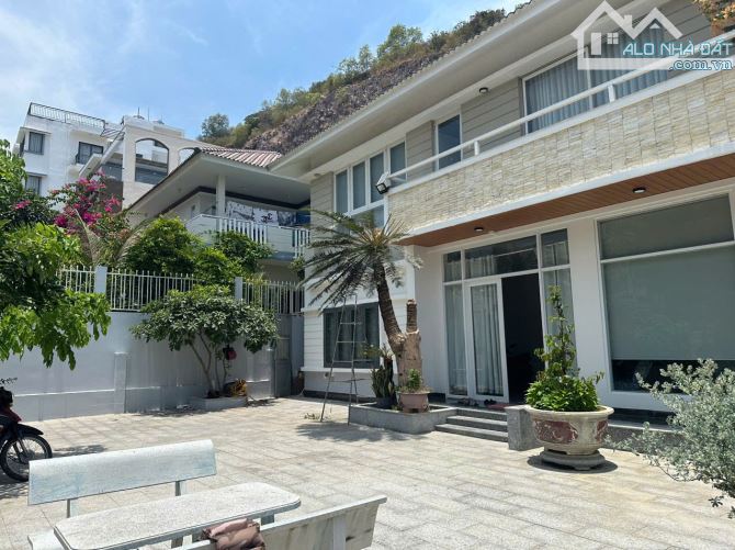 Biệt thự đã có sổ OCEAN VIEW - Nam Nha Trang - DTSD 450mv nội thất cao cấp, 30 tỷ