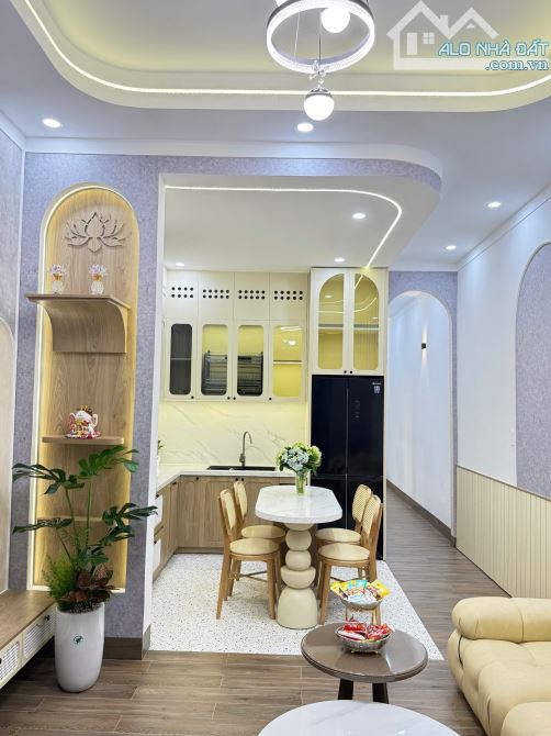 NHÀ TRUNG TÂM PHỐ TẠI HẺM 153 PHAN CHU TRINH.