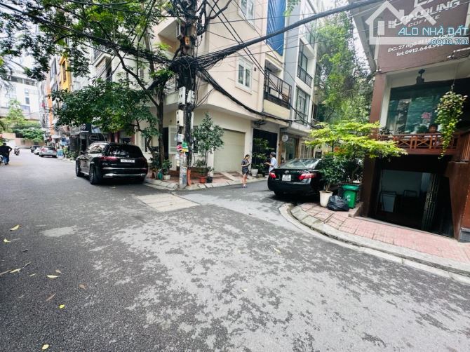 CHÍNH CHỦ CẦN BÁN GẤP NHÀ PHÂN LÔ OTO TRÁNH PHỐ LINH LANG ĐÀO TẤN BA ĐÌNH 50M LÔ GÓC