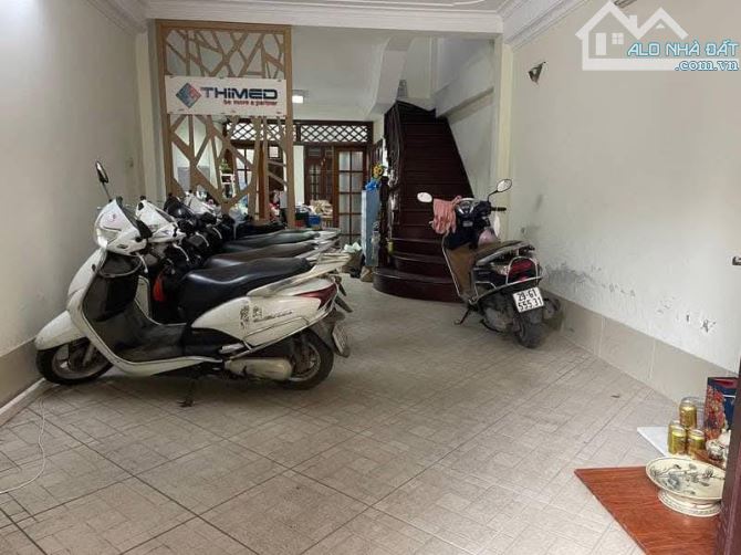 BÁN NHÀ NGÕ 12 LÁNG HẠ, PHÂN LÔ, Ô TÔ ĐỖ CỬA, KINH DOANH 60m2 5T MT 4m 20,5 tỷ.