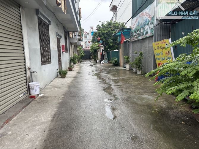 Bán đất khu TT Lai Xá, trung tâm, phân lô, ô tô vào cửa, 30m2 giá chỉ nhỉnh 4 tỷ