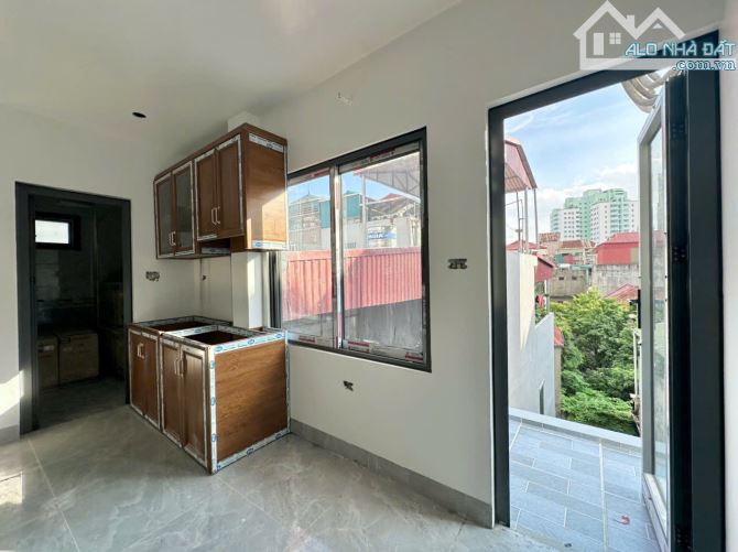 Cho Thuê CCMN 530 Thuỵ Khuê Tây Hồ 30m2 Studio Cửa Sổ Ban Công Thang Máy  PCCC An Toàn
