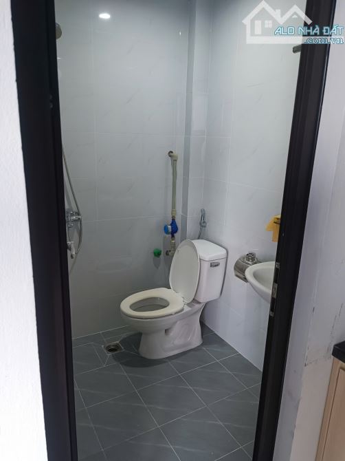 Cho Thuê CCMN 75 Đường Láng Đống Đa 25m2 Studio Cửa Sổ Ban Công Thang Máy Giặt Chung