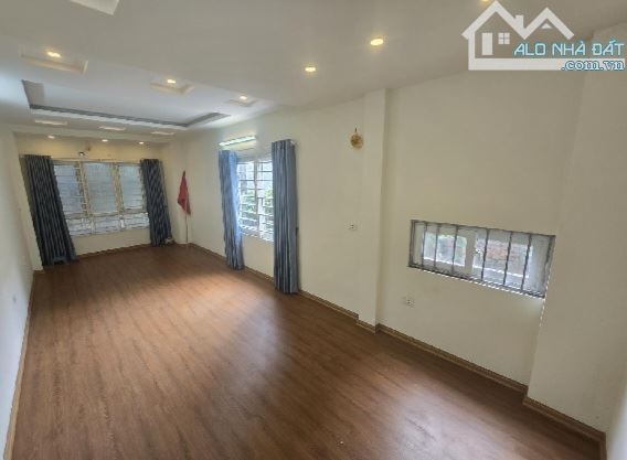 NHÀ MẶT TÔN ĐỨC THẮNG 3TẦNG, DT 30M², KD ĐỈNH - Ở SƯỚNG, CHỦ CẦN BÁN GẤP.