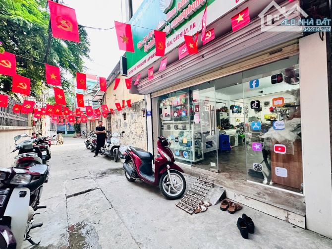 Trần Cung - Cầu Giấy - oto vào nhà - 5 tầng đẳng cấp - 3 bước ra phố - 9.6 tỷ
