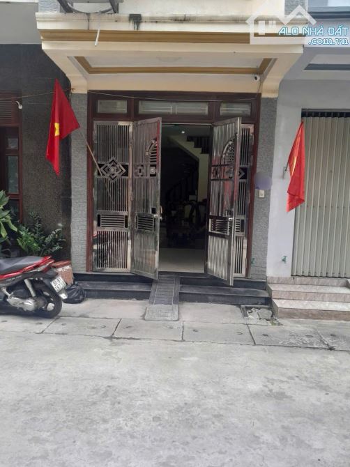 BÁN NHÀ 4 TẦNG TRUNG TÂM TP. HƯNG YÊN - Ô TÔ ĐỖ CỬA 🚗