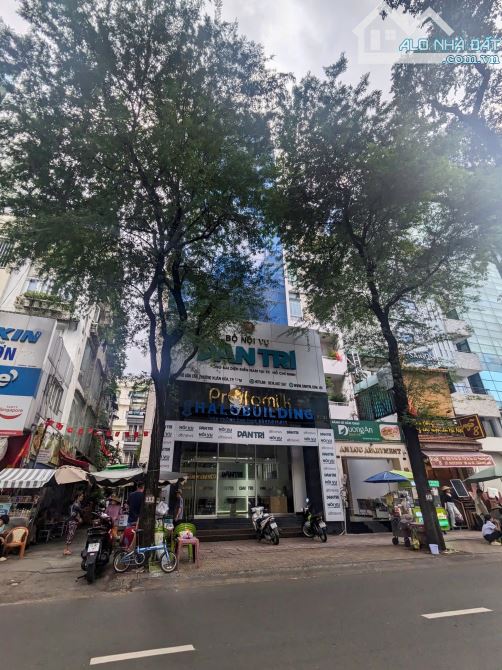 Bán tòa nhà VP góc 3MT Võ Văn Tần P.VTS Q3, DT 8x30m, KC 10 tầng ~ 1.863m2, giá 280 tỷ
