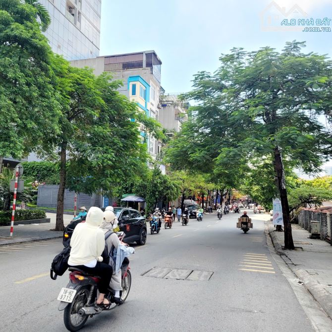 NHÀ TRẦN VỸ, ĐỂ Ở, FULL NỘI THẤT XỊN, Ô TÔ ĐỖ SÁT CỬA, DT 39M_MT 5,5M _6T _NHỈNH 10 TỶ