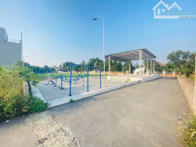 62m2 full thổ cư mặt tiền rộng  Vị trí Trung Tâm Trại Láng Sơn Tây