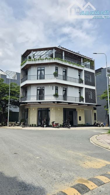 Bán căn góc mới 1T2L 6x15m hoàn công, đường D3 KDC Phú Hồng Đạt, full nội thất
