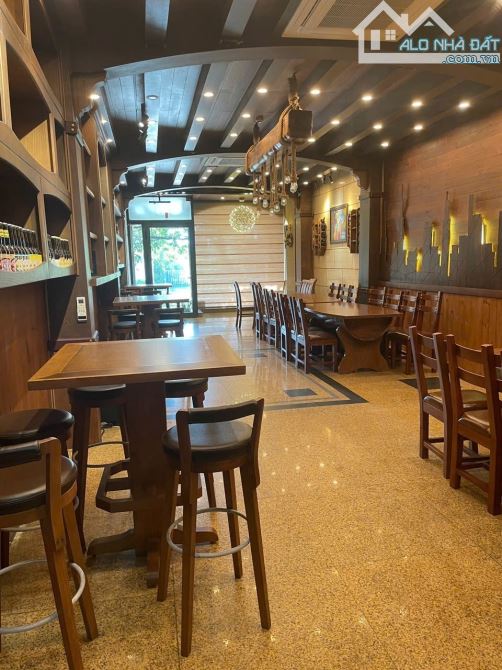 CHÀO B.ÁN KHÁCH SẠN 8 TẦNG – NGAY BIỂN NGUYỄN TẤT THÀNH