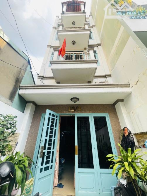 Nhỉnh 7 Tỷ (Ngôp), Khu Vip P. 12, Tân Bình, 70m2 (4.2 x17m), 4 Tầng - CẦN BÁN GẤP