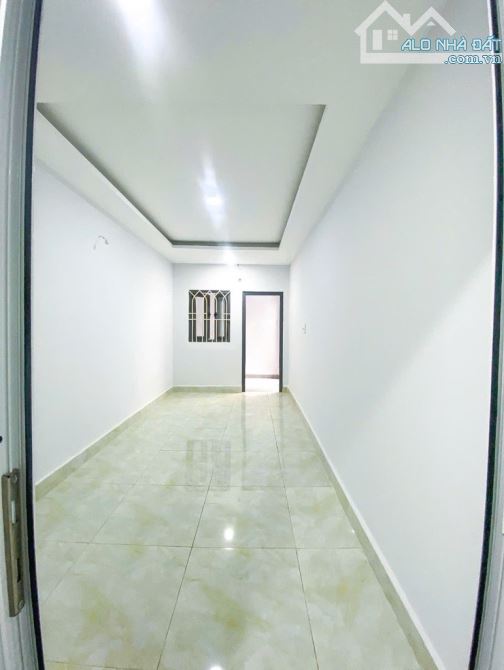 Vị trí đẹp , nhà đẹp , cách MT vài bước chân , CMT8 quận 3