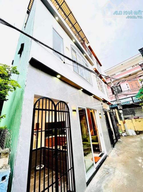 Nhà đẹp 3 tầng- kiệt Trần Cao Vân- cách đường chính 10m- giá nhỉnh 4 tỷ