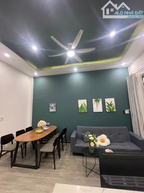 💎 NHÀ 2 TẦNG 3PN – SÂN VƯỜN THOÁNG – FULL NỘI THẤT – HỒ BƠI CHUNG CỰC HIẾM TRUNG TÂM TP