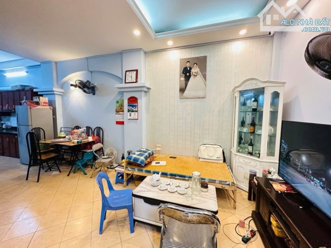 BÁN NHÀ LÔ GÓC PHỐ MINH KHAI, 40M2, 4 TẦNG, 7.2 TỶ