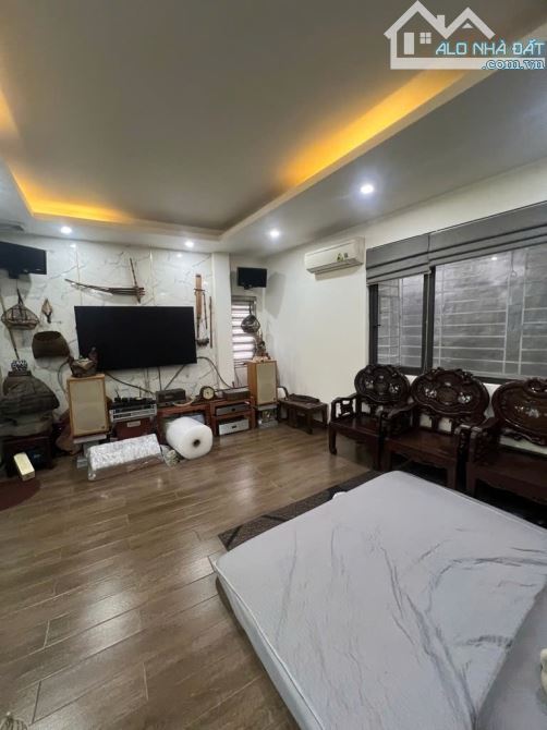 Bán nhà Nguyễn Văn Cừ Ngọc Lâm, 39/72m, 3 tầng, MT 5,6 m, gần cầu Chương Dương.