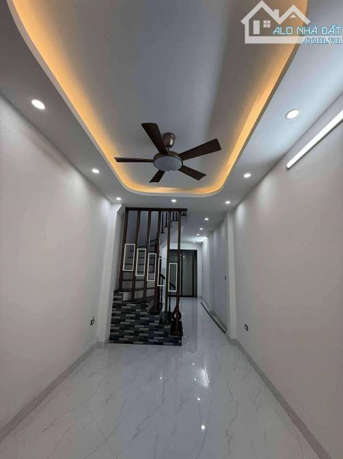 Lý tự trọng la khê 52m 5 tầng , thang máy , chỉ nhỉnh 7 củ tỏi