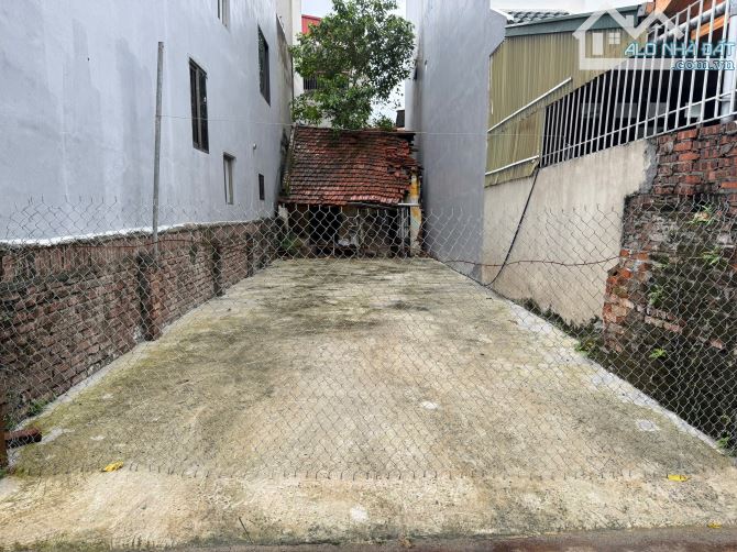 Chính chủ cần bán gấp mảnh đất thổ cư đường thông ô tô con tại trung tâm TDP Cửu Việt