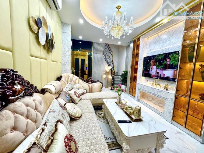 🏡 ĐỐNG ĐA – HÀNG CỰC HIẾM – 5 TẦNG THANG MÁY – FULL NỘI THẤT