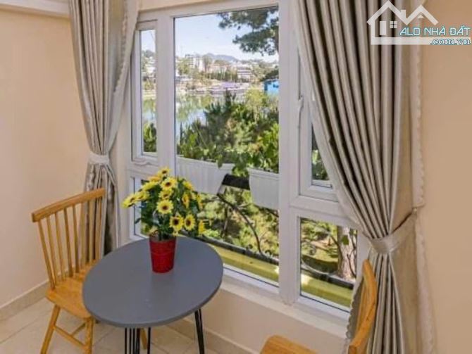 BÁN KHÁCH SẠN 24 PHÒNG - VỊ TRÍ ĐẸP NGAY HỒ XUÂN HƯƠNG - VIEW TRỰC DIỆN KHÔNG CHE CHẮN