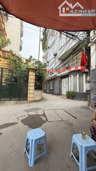 ô tô cách nhà 12m- 5 tầng lô góc, Lạc Long Quân- Võ Chí Công