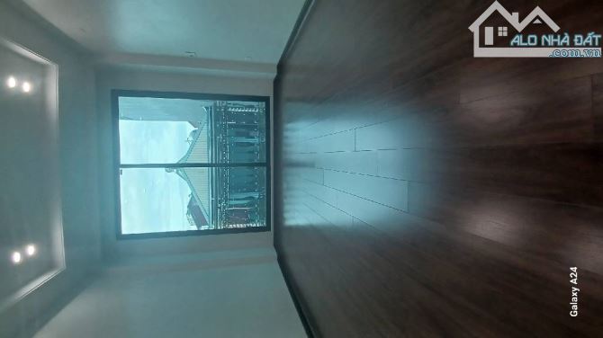 Ô tô vào nhà Lạc Long Quân - 6 tầng- DT55m