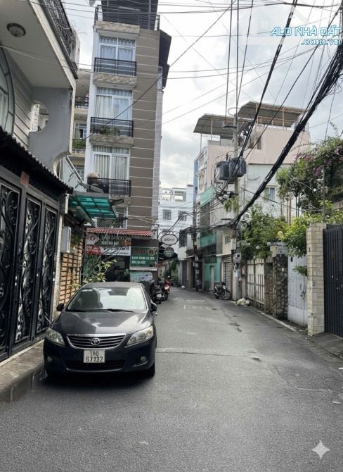 CẦN BÁN GẤP! GIẢM MẠNH- NHÀ 4 TẦNG HẺM XE HƠI – HOÀNG HOA THÁM, DÒNG TIỀN TỐT 300TR/N