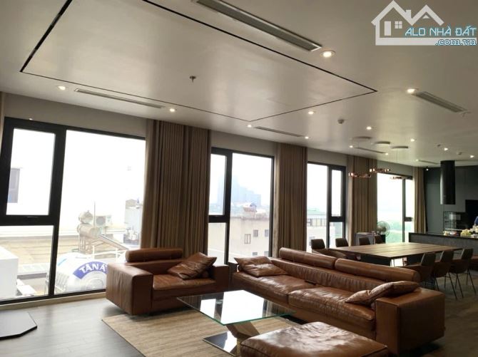 TRỊNH CÔNG SƠN OTO ĐỖ CỔNG .NGÕ THÔNG  VIEW HỒ TÂY - GẦN CÔNG VIÊN NƯỚC. NHÀ HÀNG SEN. TTT