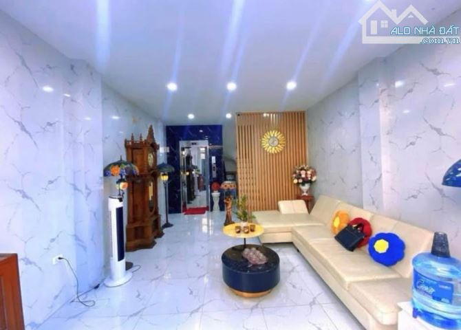 Siêu Phẩm Mới Koong Trích Sài - 7 Tầng Thang Máy -40m Ra Hồ - Full Nội Thất
