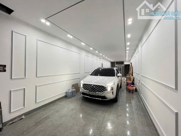 Nhà 7T ô tô tránh phố Nguyễn Văn Cừ DT 80m 28,5 tỷ