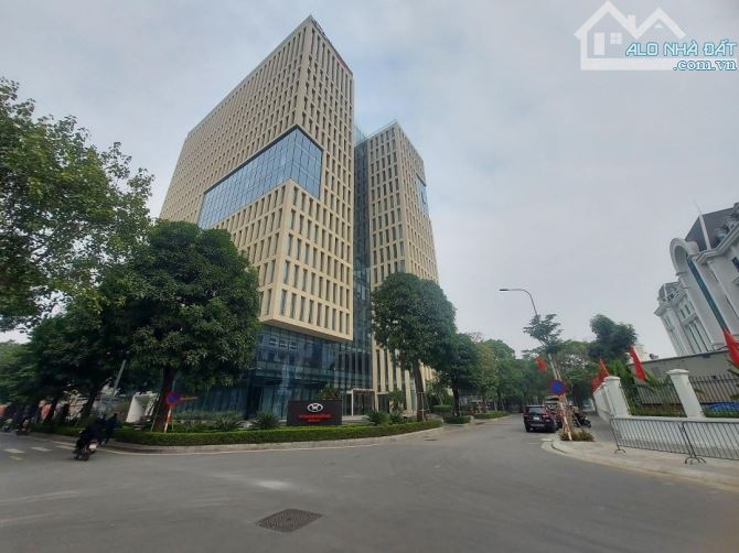 MẶT PHỐ DỊCH VỌNG HẬU 2 MẶT TIỀN 2 LÀN XE VỈA HÈ CÂY XANH KINH DOANH 55m 5 Tầng 28 Tỷ