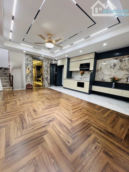 Bán Nhà Trần Duy Hưng, Cầu Giấy 52m x 6 Tầng Thang Máy, Kinh Doanh Lô Góc, Oto Đỗ