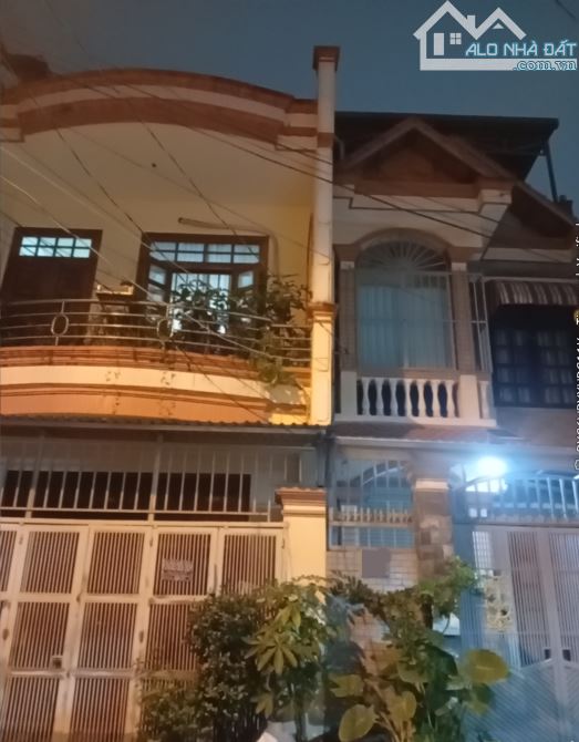 Bán Nhà Quận 7_Xe Hơi Quay Đầu_82M2+3 Tầng BTCT_Ngang 5M;SHR;Ko QH;Khu An Ninh;Chỉ 9.X Tỷ