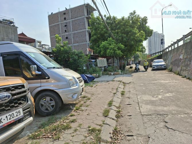 Bán đất mặt đường An Dương Vương view Sông Hồng 247m2 MT 9m full thổ cư 56.6 tỷ