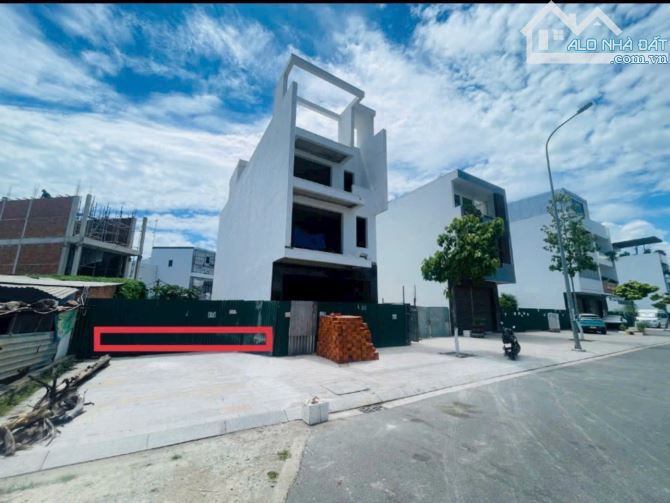Cần bán lô mặt tiền Đường Số 22 VCN Phước Long