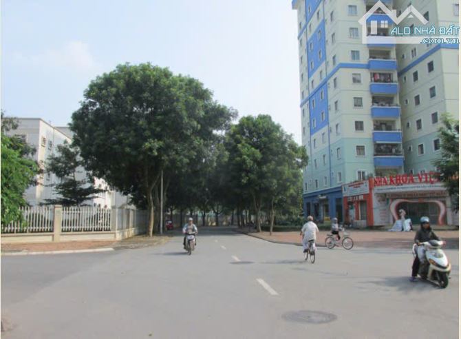 BÁN ĐẤT GIANG BIÊN LONG BIÊN DT LỚN 140M2 , MT 7M, Ô TÔ TRÁNH, SỔ VUÔNG, GIÁ ĐẦU TƯ