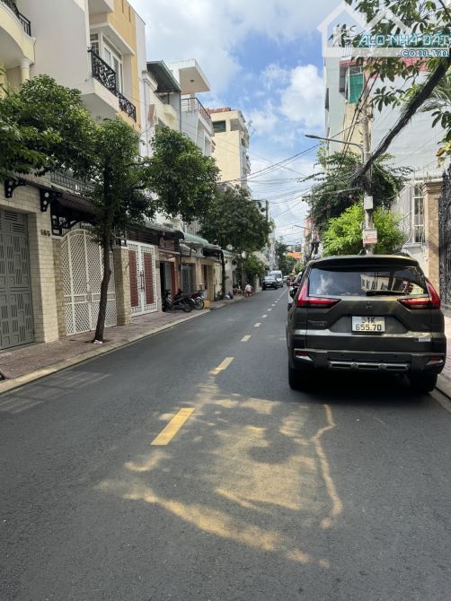 Bán khách sạn Tân Bình - Khu K300 - 7 tầng có hầm - doanh thu ổn định