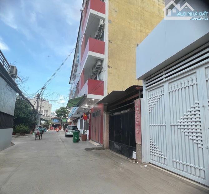 Quận Bình Thạnh-Nhà đẹp-Hẻm ô tô 6M-Giáp Q1-Sát MT Chu Văn An-P26–81m2-4x20-3tầng-5PN,6WC