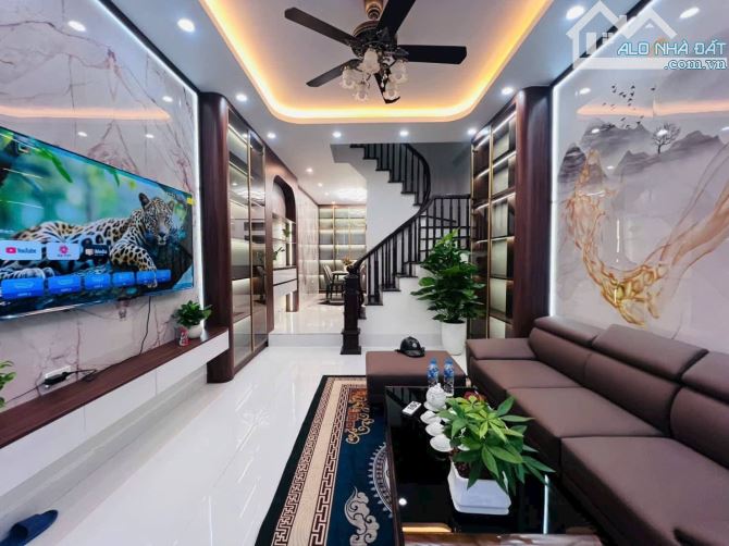 NHÀ PHỐ 10.6 TỶ – Vị Trí VÀNG Hồ Tùng Mậu – SỔ ĐỎ TRAO TAY – CÓ CHỖ ĐỖ Ô TÔ