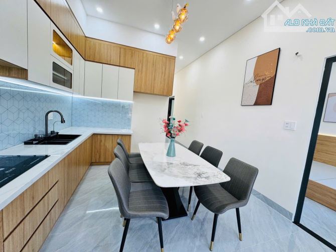 Cần tiền giải quyết công việc cần bán nhanh căn nhà hẻm 473 ymoan