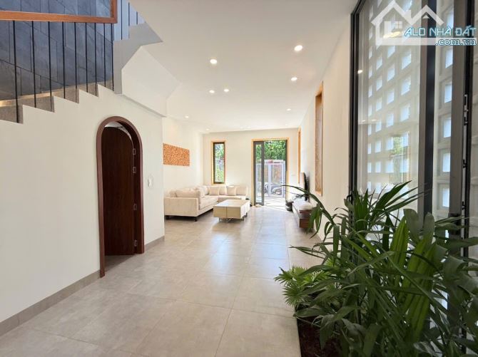 Nhà 3 lầu hẻm 19/5 , góc 2mt, trước nhà đường qh 24m, cách 19/5 chỉ 30m - cách Mai Thị Lựu