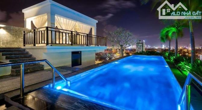 Chuyển nhượng khách sạn 4 sao lô góc đường 7.5m cách biển 50m, 608m² 12 tầng, 84 phòng