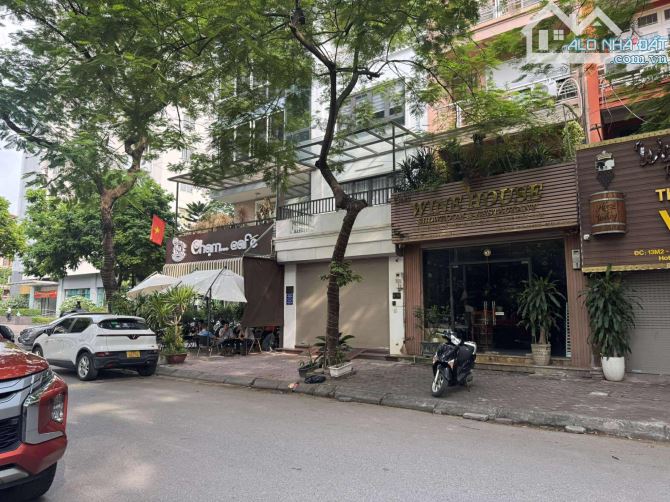 Bán tòa VP -apartment -hiện đại - gần MP Lạc Long Quân, 138m2 x 9 tầng, 51 tỷ - hầm- ô tô