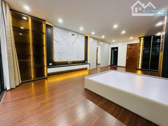 BÁN NHÀ TAM TRINH – 56m², GIÁ 23.2 TỶ – PHÂN LÔ VỈA HÈ – Ô TÔ TRÁNH – THANG MÁY