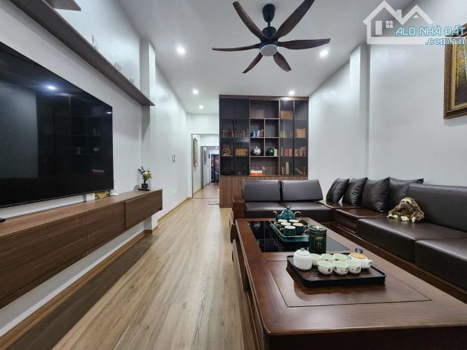 Bán nhà Phân Lô Nguyễn Chí Thanh 60m2, 6 tầng, thang máy , giá 2x tỷ